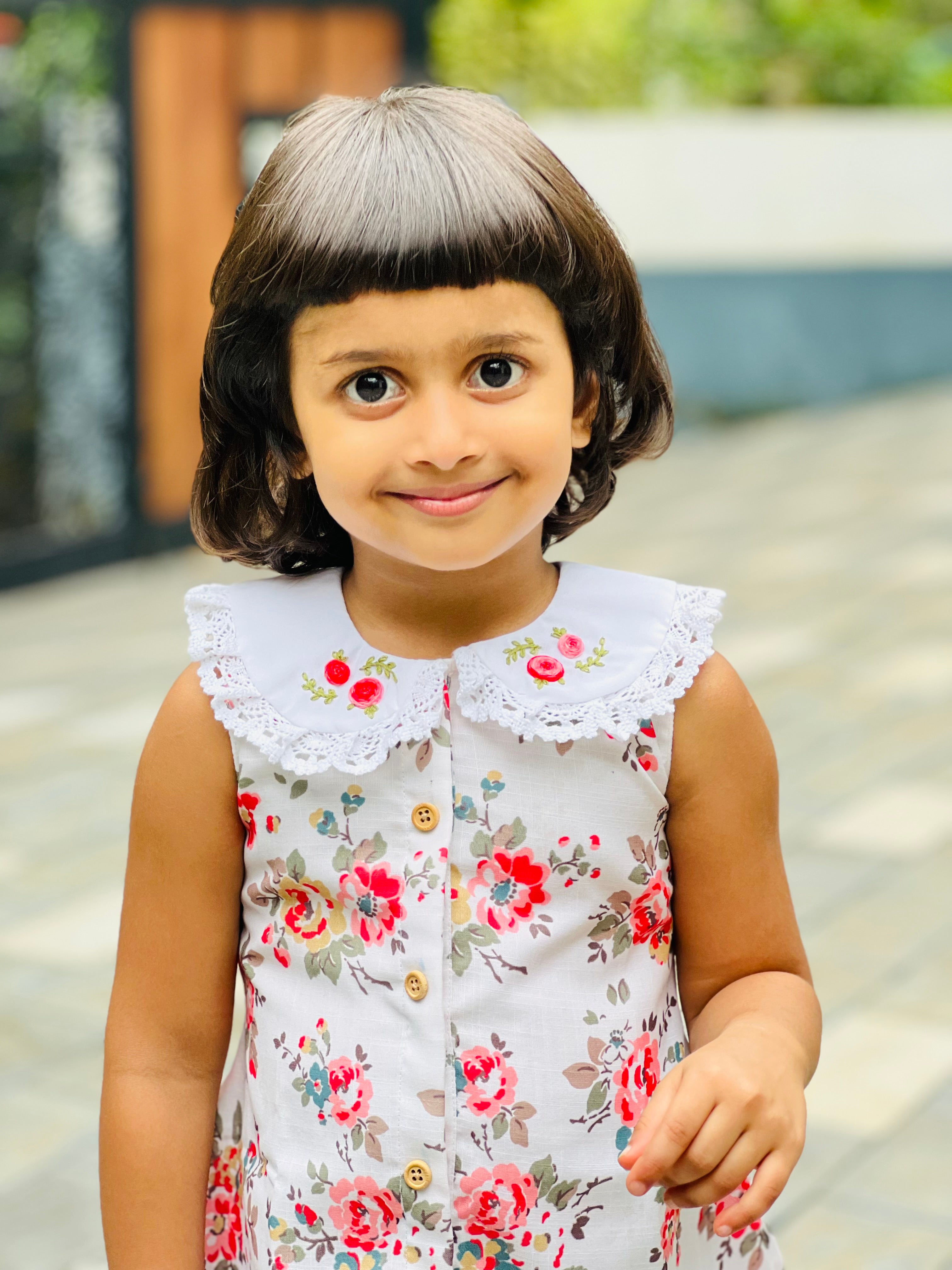 🌺 “Little flower, big charm.”