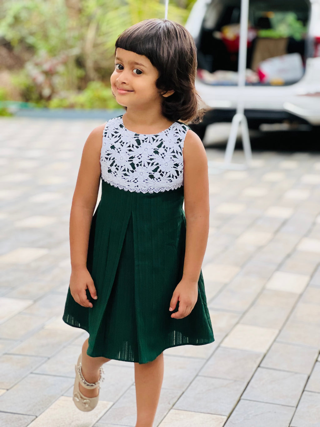 “Twirling into the day with a dash of green elegance! 💚🤍”