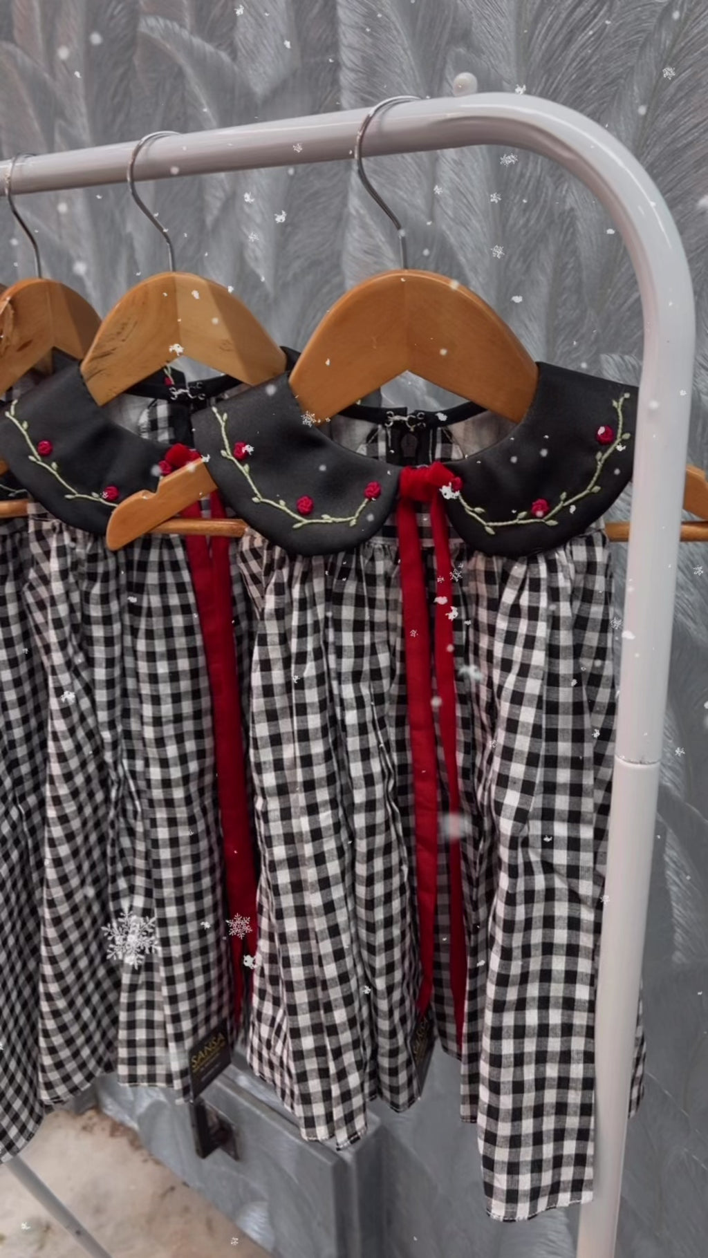 “Frock full of festive dreams 🎁 🎄