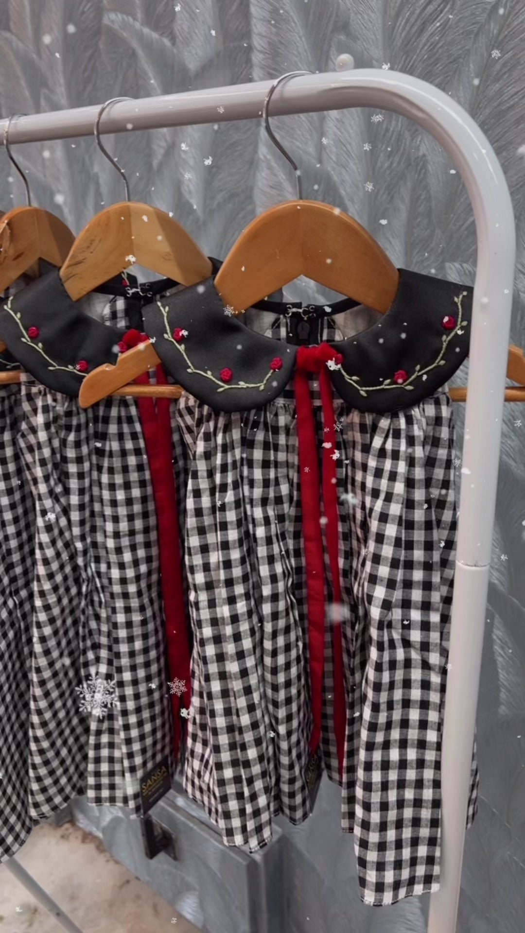 “Frock full of festive dreams 🎁 🎄